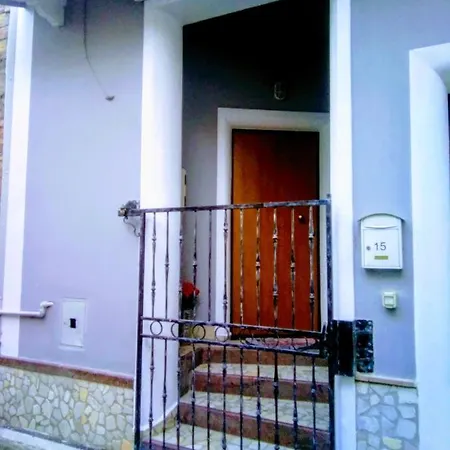 Casa Vacanza Hugo Apartment